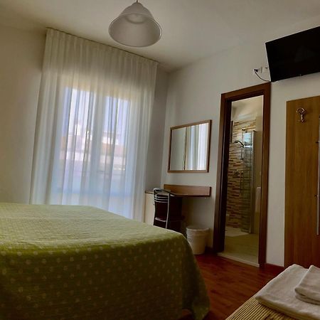 יזולו Hotel Galles מראה חיצוני תמונה