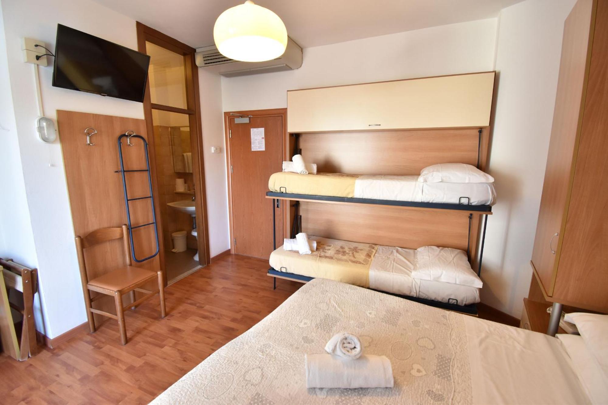 יזולו Hotel Galles מראה חיצוני תמונה