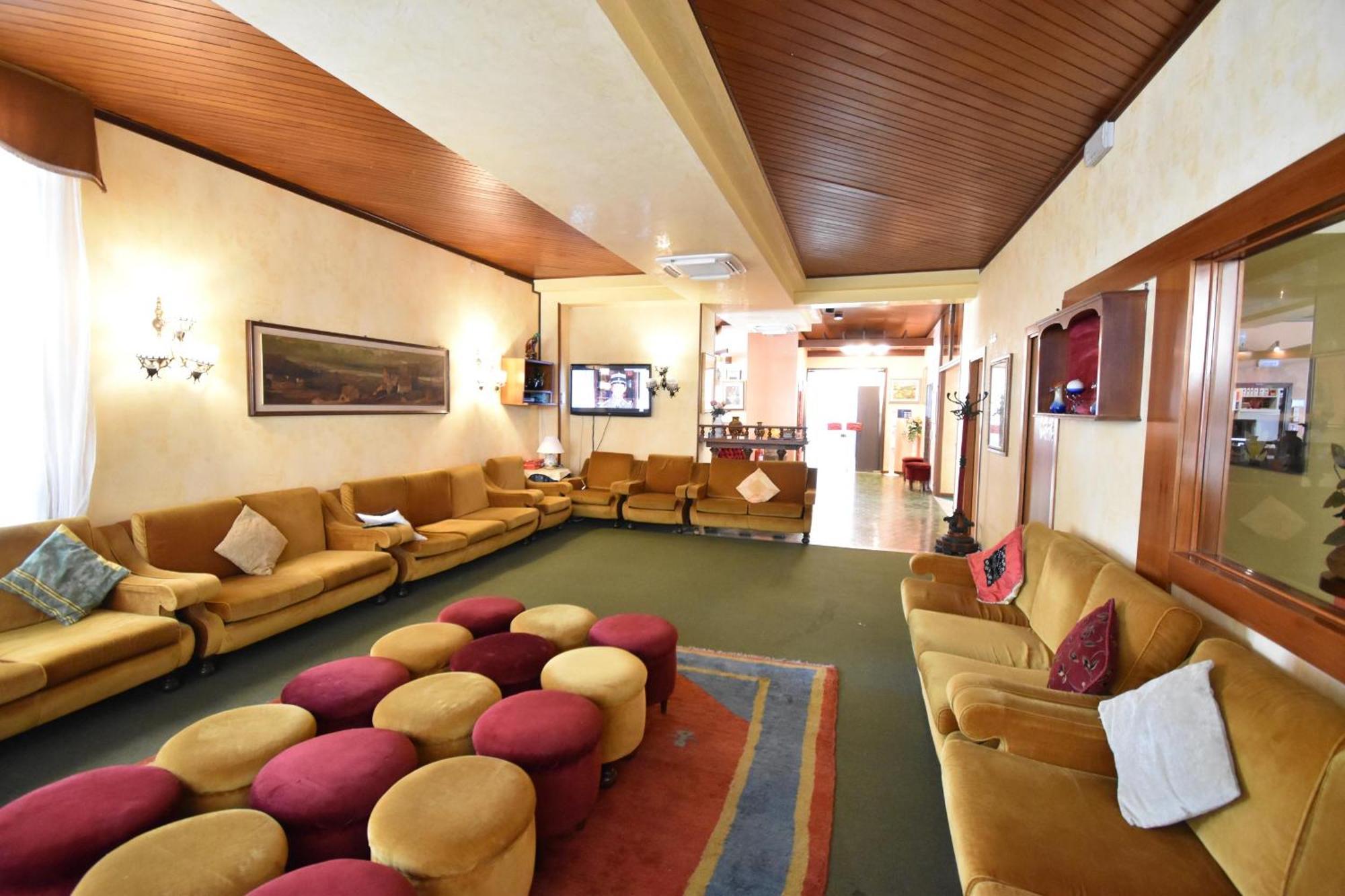 יזולו Hotel Galles מראה חיצוני תמונה