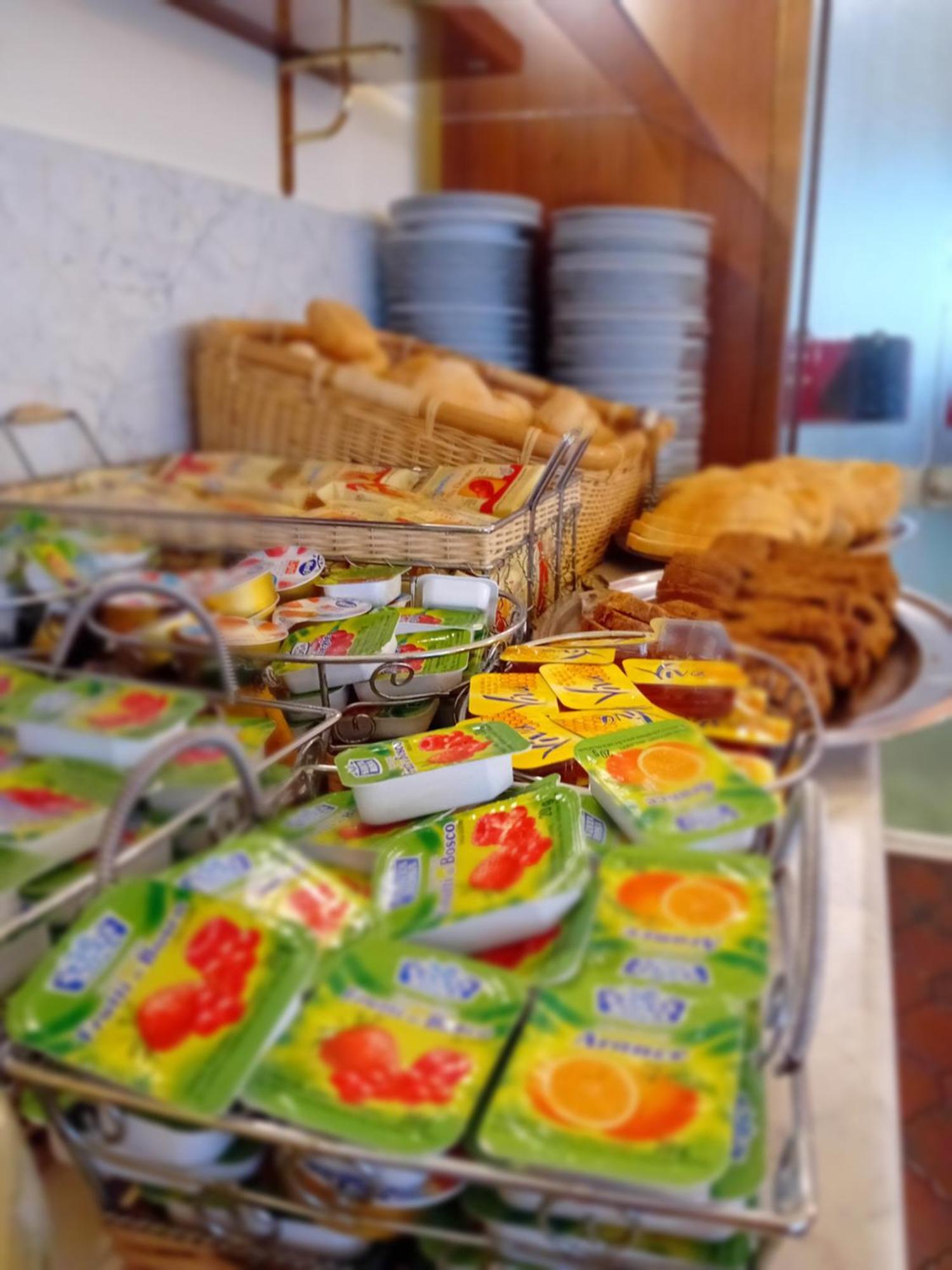 יזולו Hotel Galles מראה חיצוני תמונה