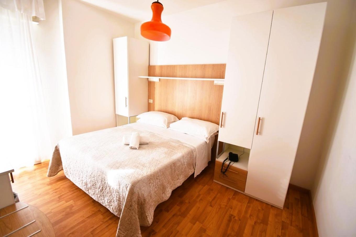 יזולו Hotel Galles מראה חיצוני תמונה