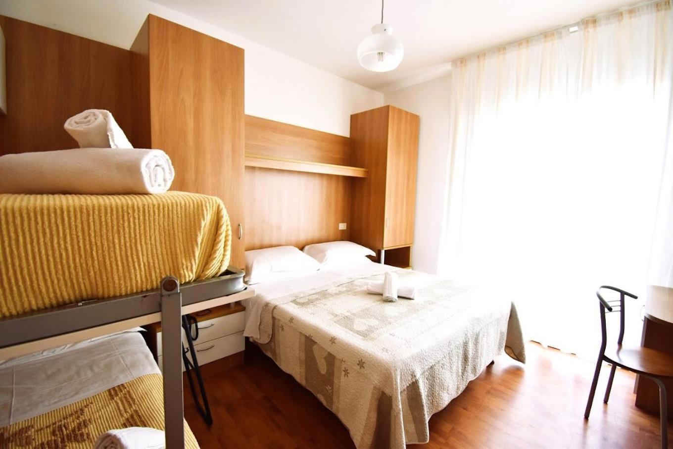 יזולו Hotel Galles מראה חיצוני תמונה